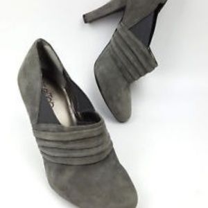 ISO Me Too Grey Slip-On Booties !DON'T BUY!